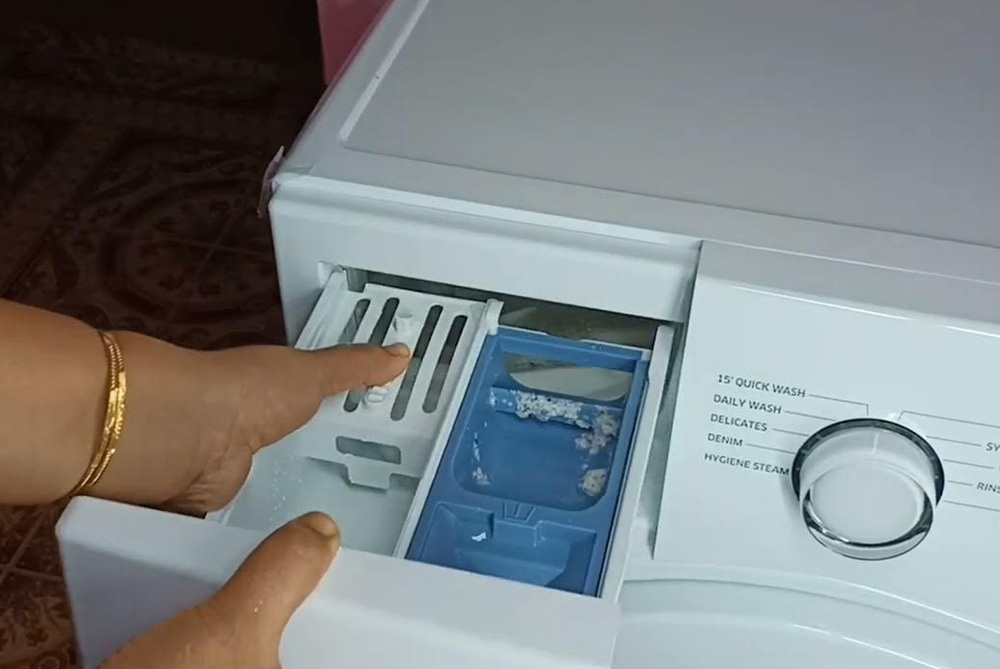 Çamaşır Makinesi Deterjan Gözü Nasıl Çıkarılır? En Pratik Yöntemle Deterjan Gözü Çıkartma