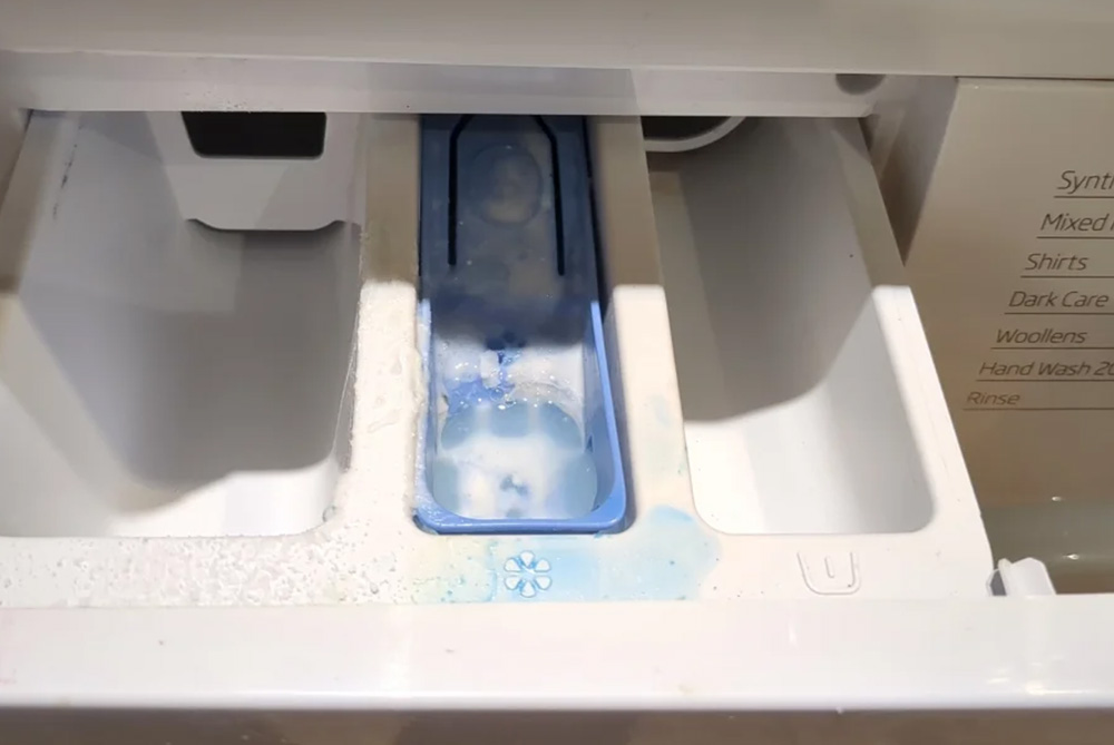 Çamaşır Makinesi Yumuşatıcı Gözü Su Dolu İse Nedeni Nedir?