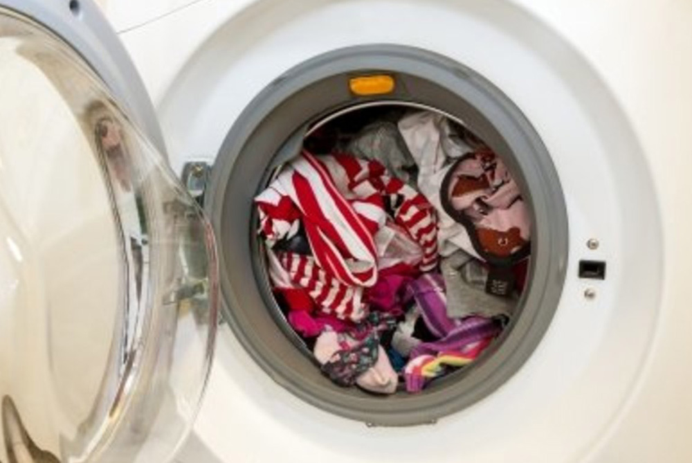 Kumaş Boyası Çamaşır Makinesine Zarar Verir Mi?