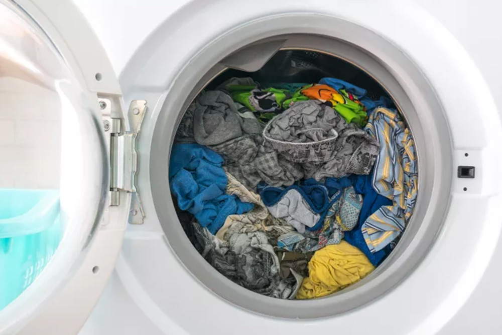 Çamaşır Makinesini Üst Üste Çalıştırmak Zararlı Mı?