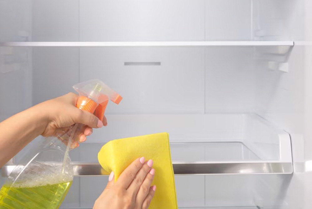 Yeni Alınan Buzdolabı İçi Nasıl Temizlenir? İlk Temizlik Yapılırken Dikkat Edilmesi Gerekenler